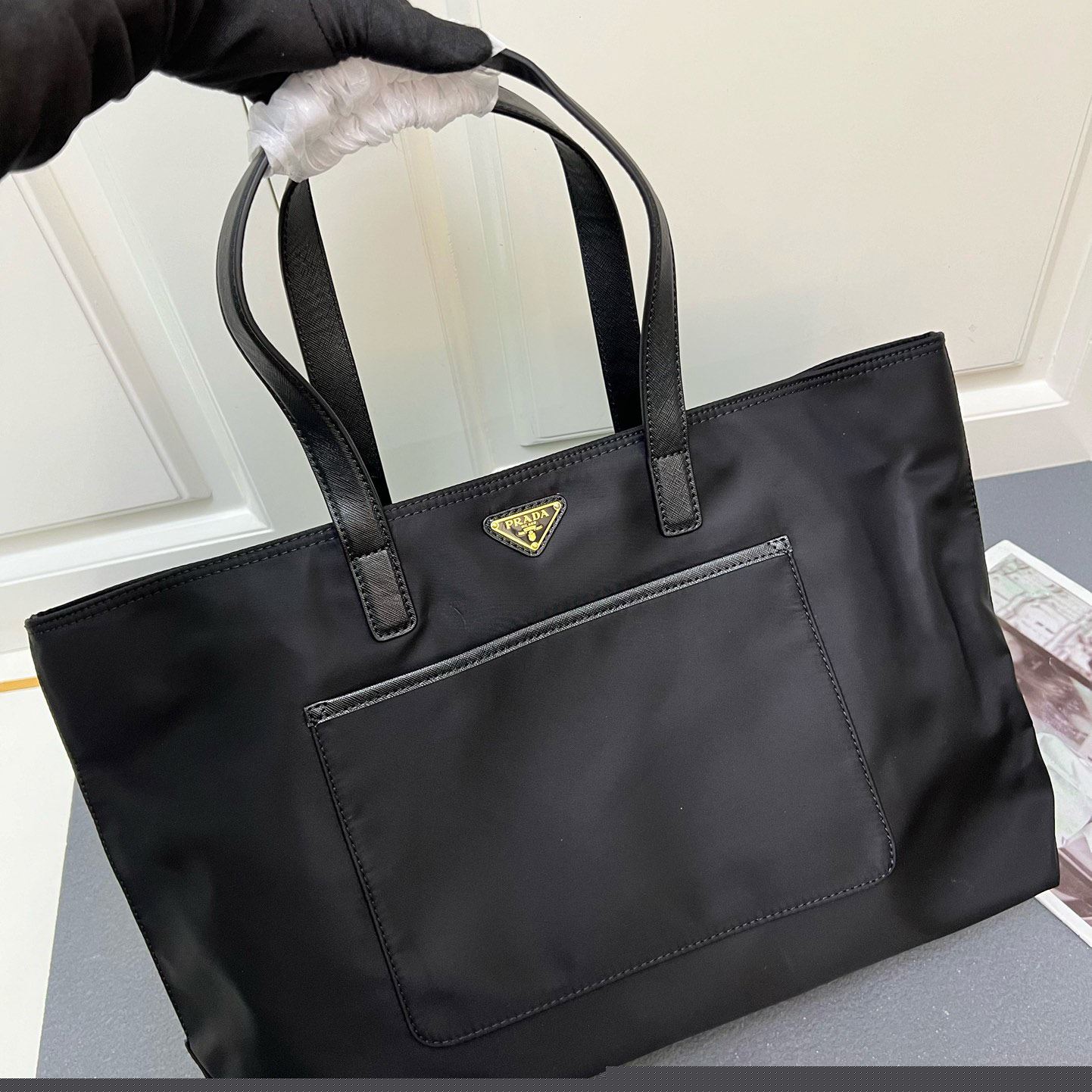 Pra*a shopping bags